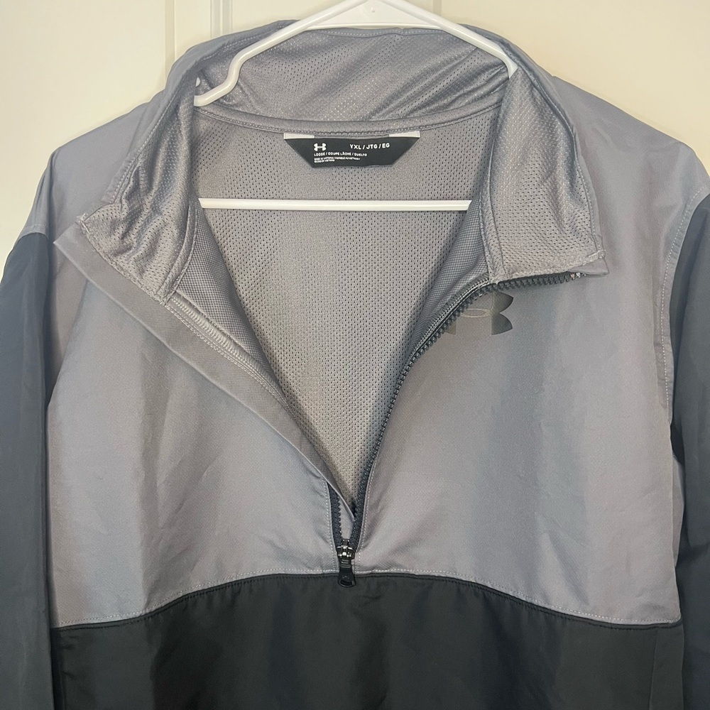 Under Armour Gray and Black Half-Zip Pullover/Windbreaker - Picture 5 of 9
